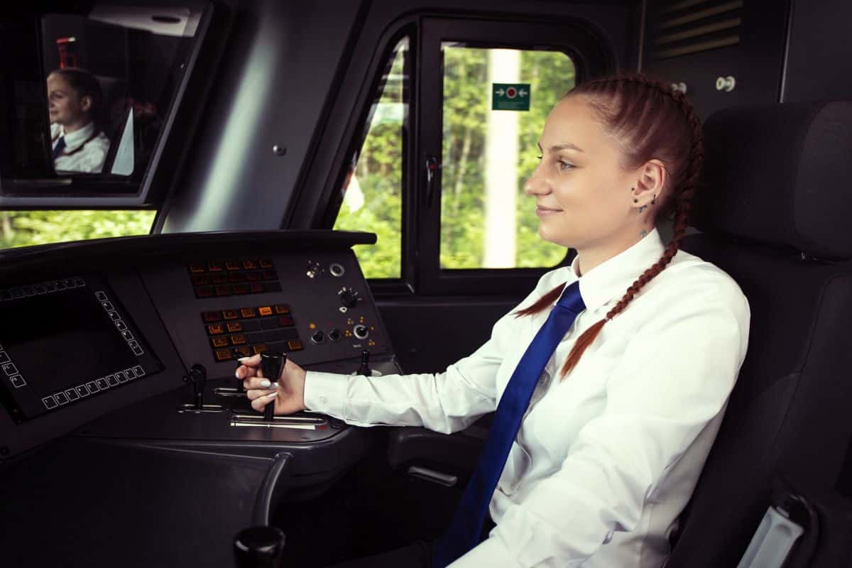 Inforail - PKP Intercity przypomina o realiach zawodu maszynisty w Europejski Dzień Maszynisty