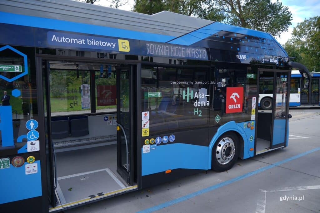Pierwszy autobus wodorowy pojawił się na gdyńskich ulicach. Trwają testy