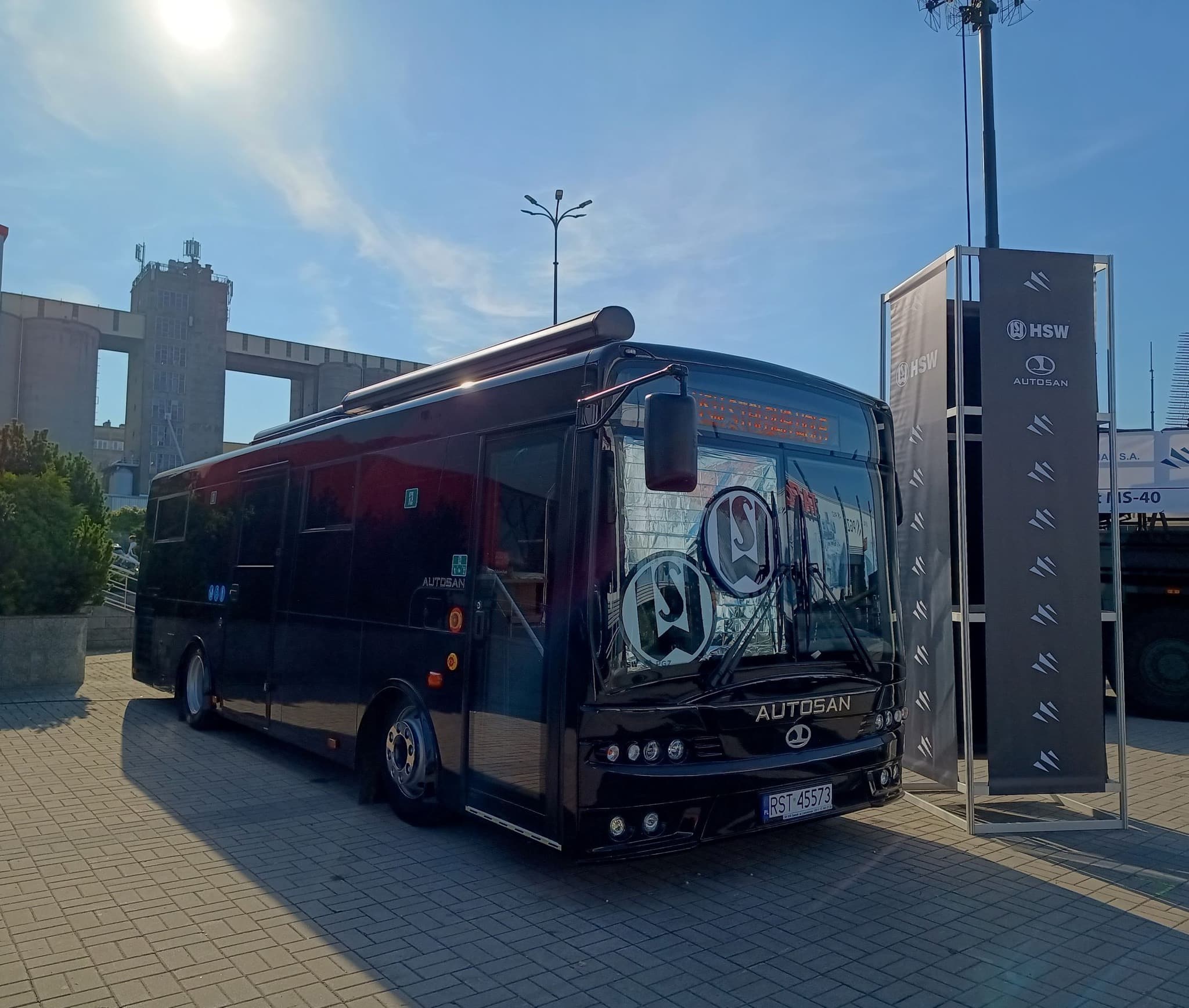 Infobus - Autosan z wojskową misją na MSPO 2025. Plus jeden autobus na targach w Kielcach