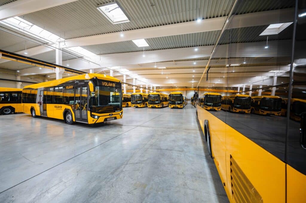 1 000 autobusów Credobus dla VOLÁN – rekordowy kontrakt przyspiesza modernizację transportu publicznego na Węgrzech