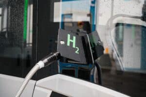 Autobusy wodorowe w transporcie publicznym – kierunek z potencjałem, ale nie bez ryzyk