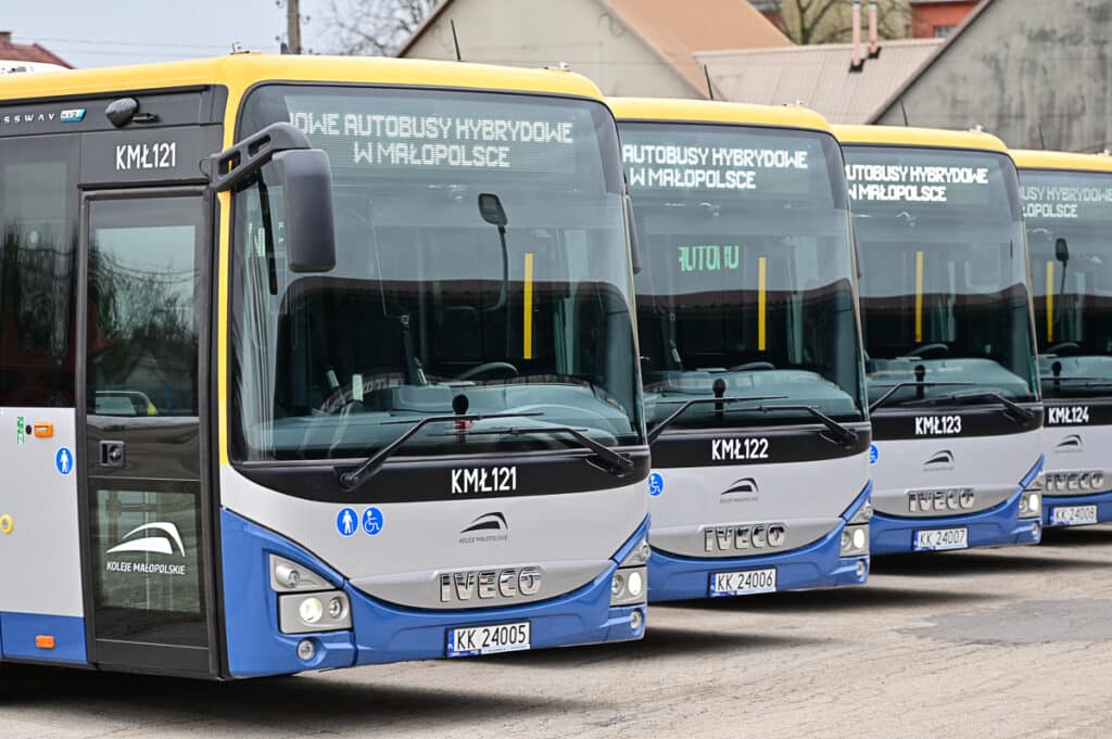 Cztery oferty na ZKA dla Kolei Małopolskich. PKS Tarnobrzeg najtańszy