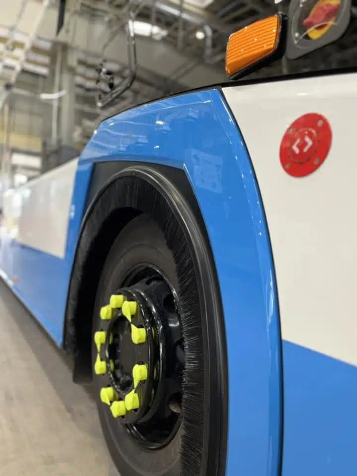 Autobus hybrydowy w barwach KM Rybnik