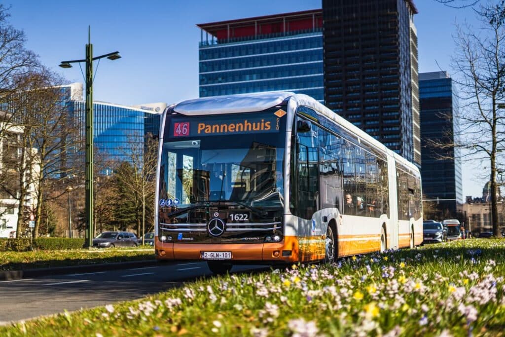 Bruksela przyspiesza elektryfikację. 93 autobusy elektryczne już w ruchu, kolejne w drodze