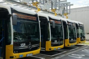 Daimler Buses dostarcza kompleksową infrastrukturę ładowania dla elektrobusów Stuttgarter Straßenbahnen AG