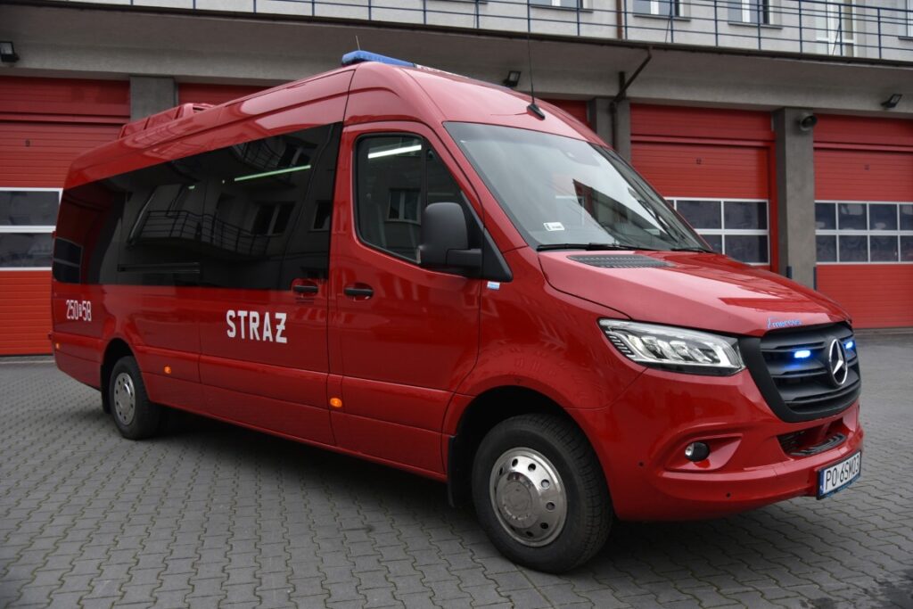 Autobus Mercus dla Szkoły Aspirantów Państwowej Straży Pożarnej w Poznaniu / fot. PSP Poznań