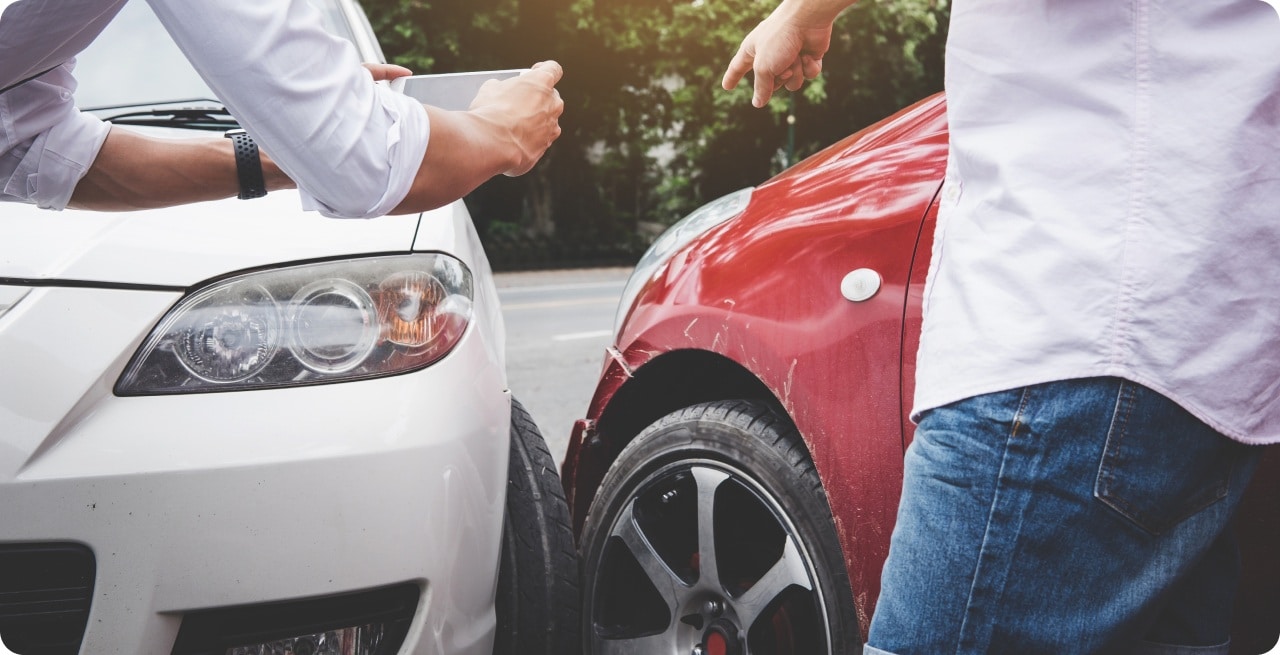 Infobus - W mObywatelu działa już mStłuczka. Koniec papierologi po kolizji drogowej