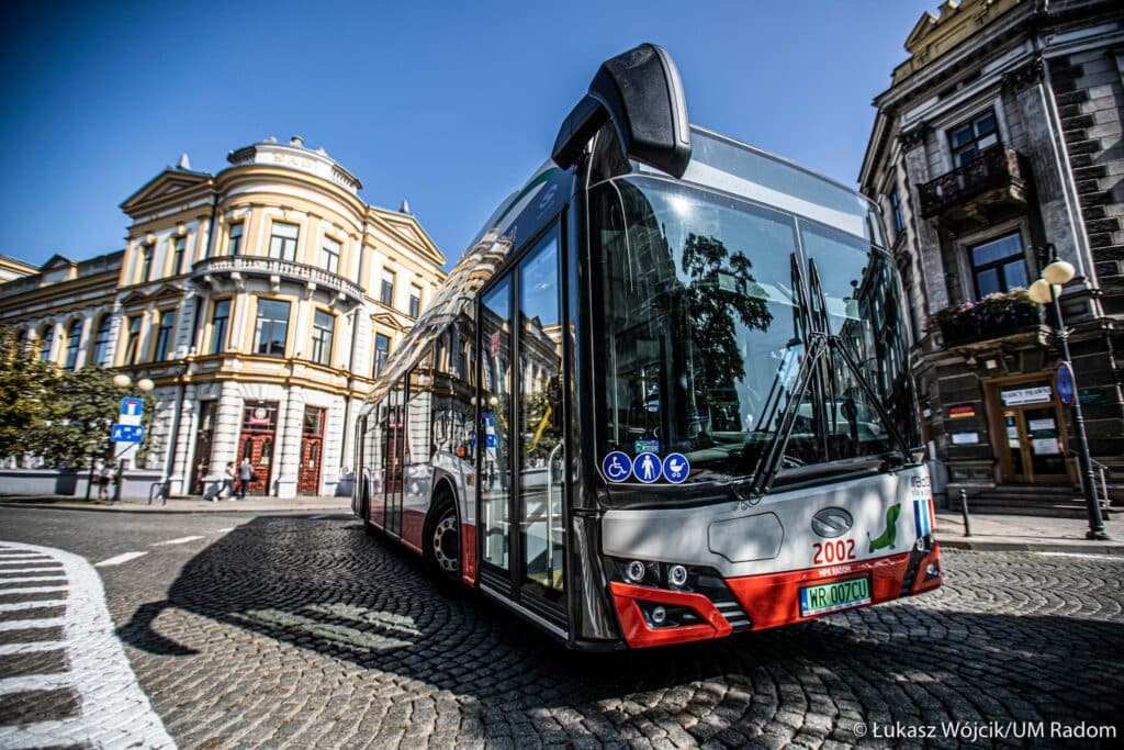 Radom od kilku lat systematycznie inwestuje w zeroemisyjny tabor w ramach miejskiego transportu publicznego .