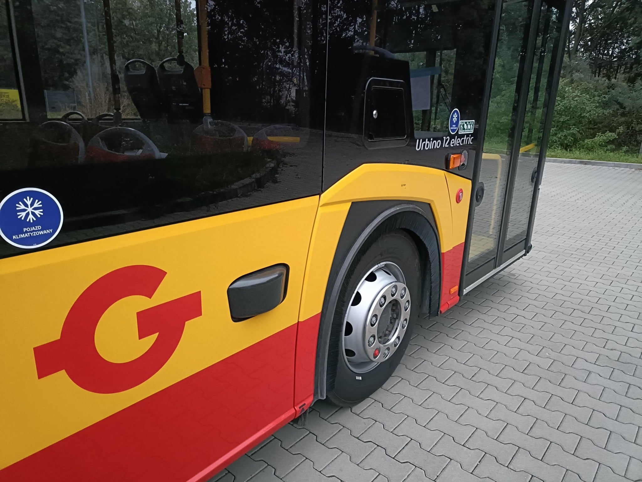 Infobus - Grodzisk Maz. ma pierwsze elektrobusy od Solarisa. Bez wieży i dwojgiem drzwi