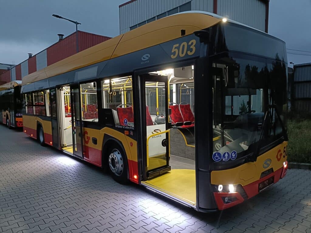 Grodzisk Mazowiecki ma pierwsze elektrobusy od Solarisa – bez wieży i z dwojgiem drzwi