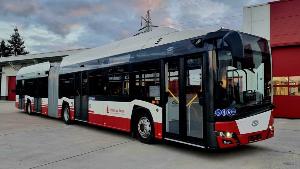 22 września 2025 r. otwarto oferty w postępowaniu przetargowym na zakup dwóch autobusów elektrycznych wraz z infrastrukturą ładowania dla MZK Opole.