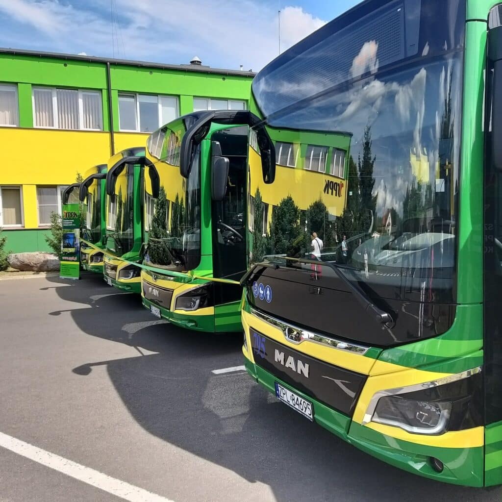 Police stawiają na nowoczesny transport publiczny – SPPK kupi trzy niskoemisyjne autobusy / fot. SPPK