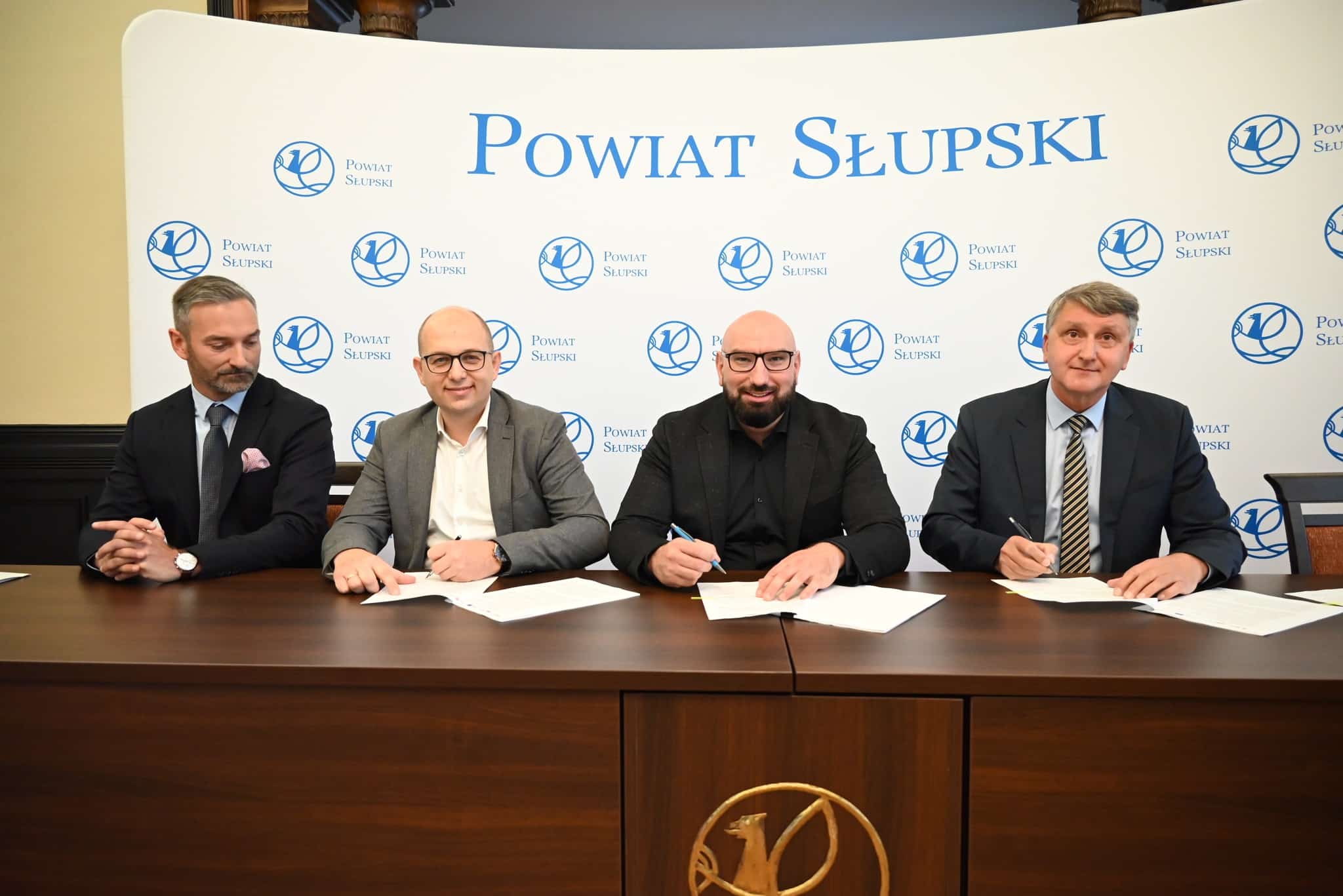 Infobus - Powiat Słupski z umową na pierwsze autobusy elektryczne. Ładowarki od EV Volta