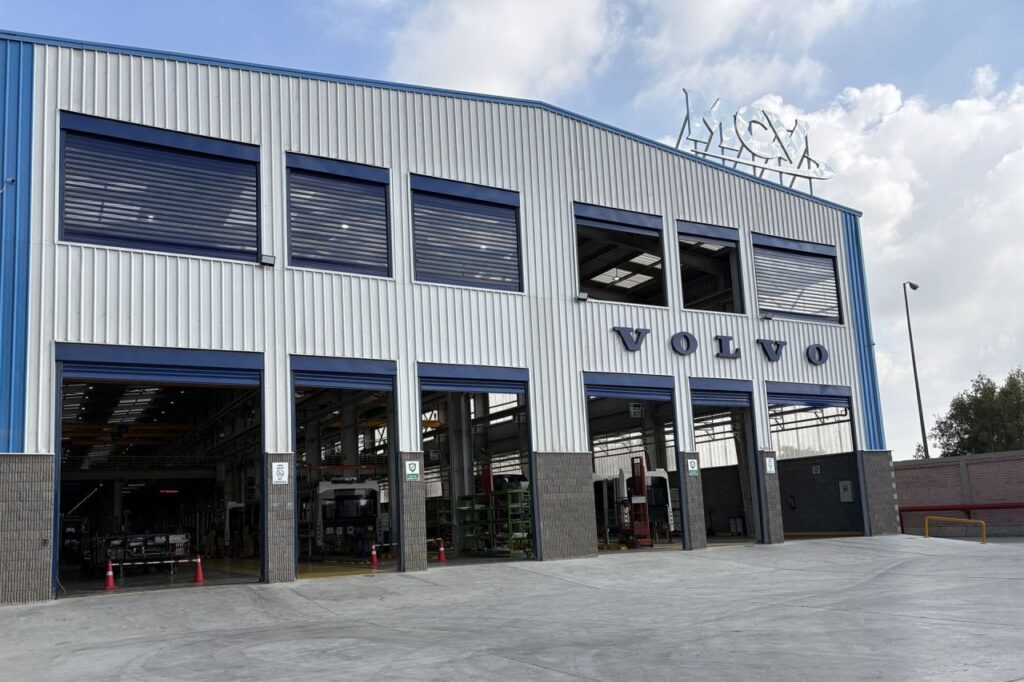 Volvo pokazało autobusy 7900 z Egiptu. Premiera z MCV na Busworld