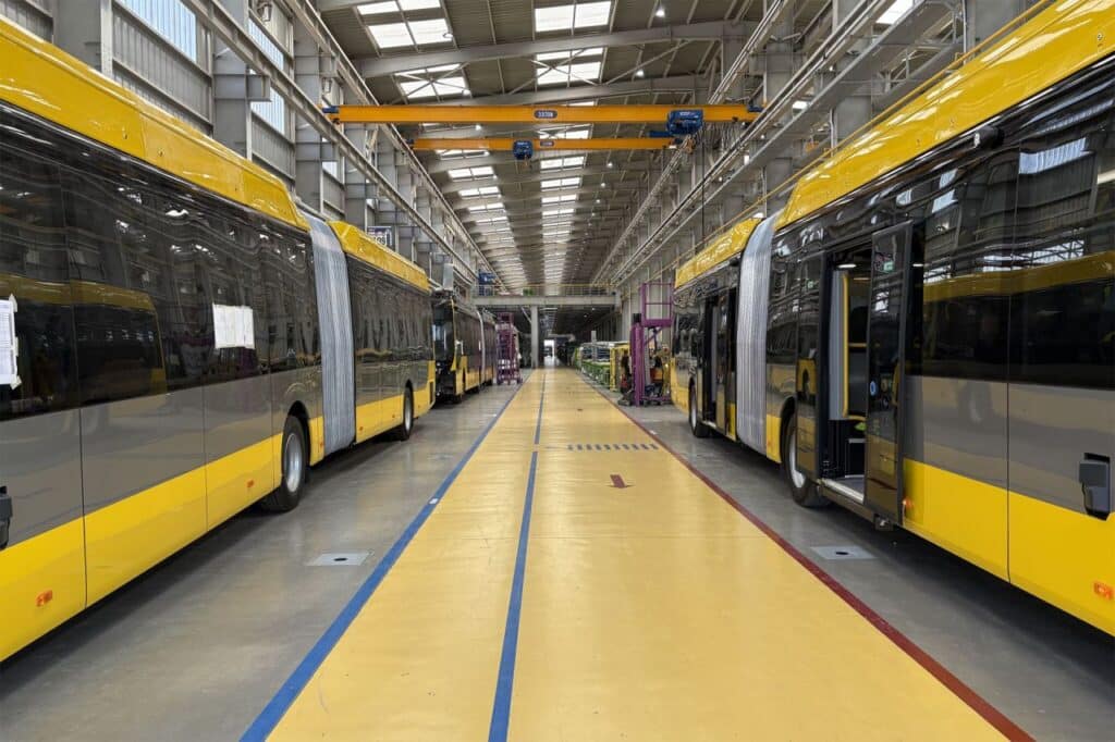 Volvo pokazało autobusy 7900 z Egiptu. Premiera z MCV na Busworld