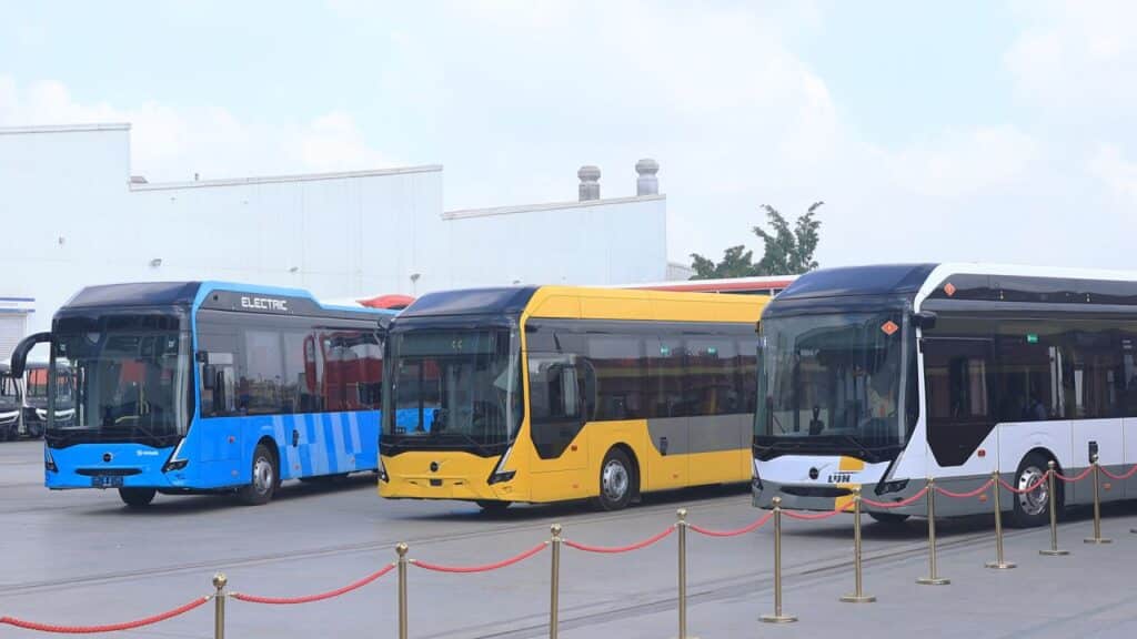 Volvo pokazało autobusy 7900 z Egiptu. Premiera z MCV na Busworld