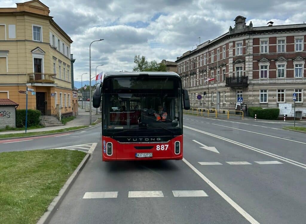 Jelenia Góra chce mieć 36 elektrobusów. Przetarg na kolejne MIDI i pierwsze MINI / fot. UM Jelenia Góra
