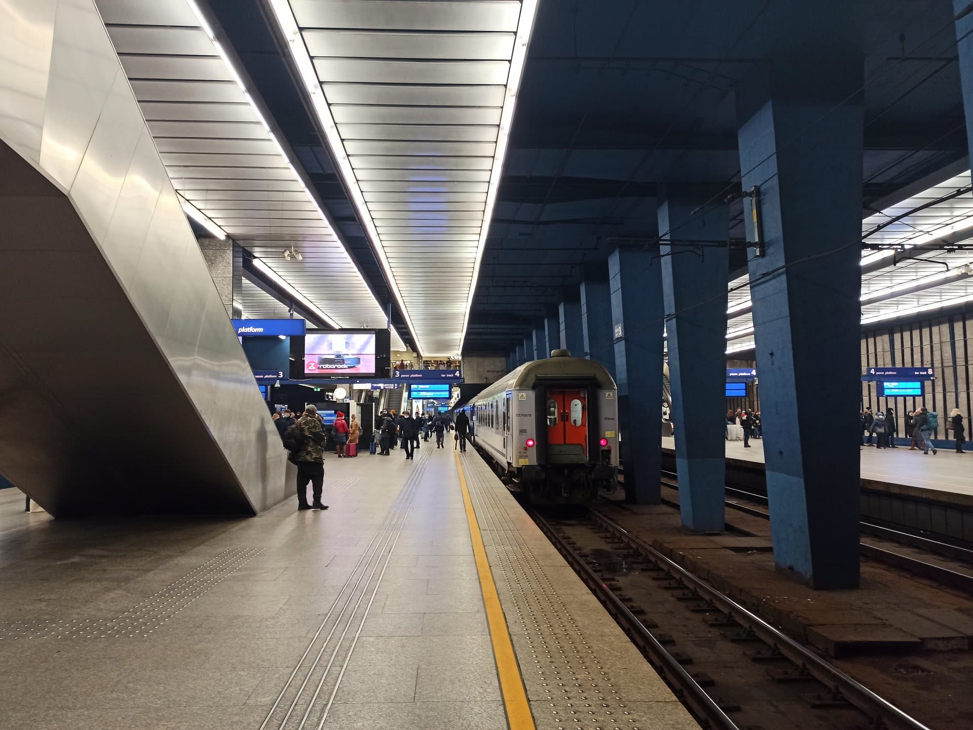 Inforail - Większa przepustowość stacji Warszawa Centralna. Pomoże trapez