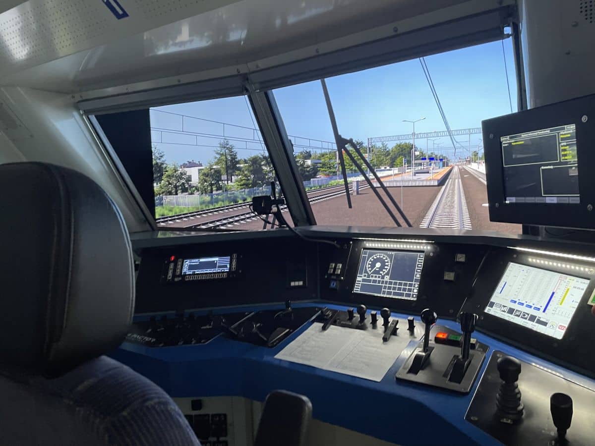 Inforail - Nowoczesne symulatory do szkolenia maszynistów PKP Intercity już dostępne w Warszawie