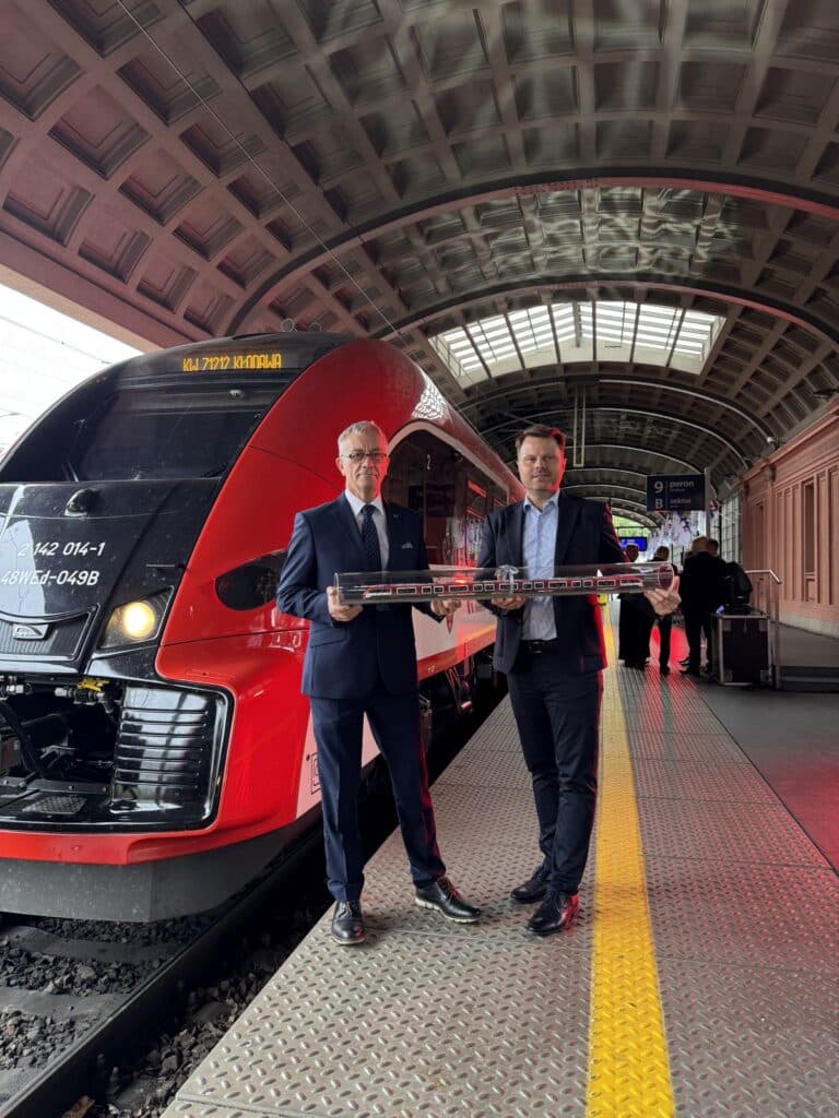 Nowe Elfy 2 dla Kolei Wielkopolskich foto: UMWW