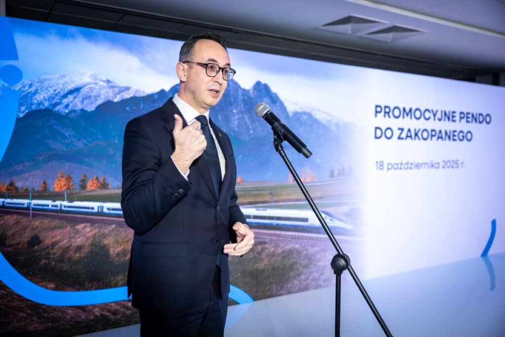 Klimczak: PKP Intercity przywraca połączenia dalekobieżne po kilkudziesięciu latach przerwy