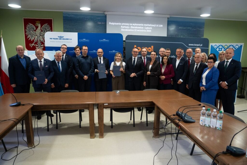 Na nieczynną od 25 lat linię kolejową wrócą pociągi. Będą też nowe przystanki foto: UMWP