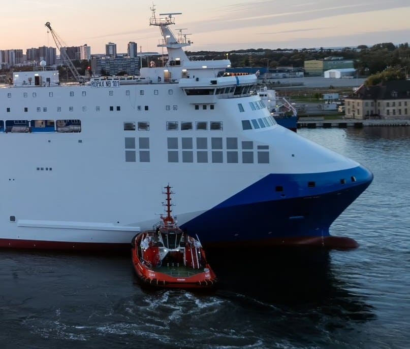 Jantar Unity na Bałtyku. Pierwszy prom Polsca przechodzi próby morskie