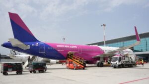 Wizz Air tnie siatkę połączeń z Polski. Zawieszone trasy i ograniczenia już od października