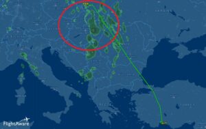 Kraków/ Trwają utrudnienia na lotnisku po tym, jak samolot wypadł z pasa
