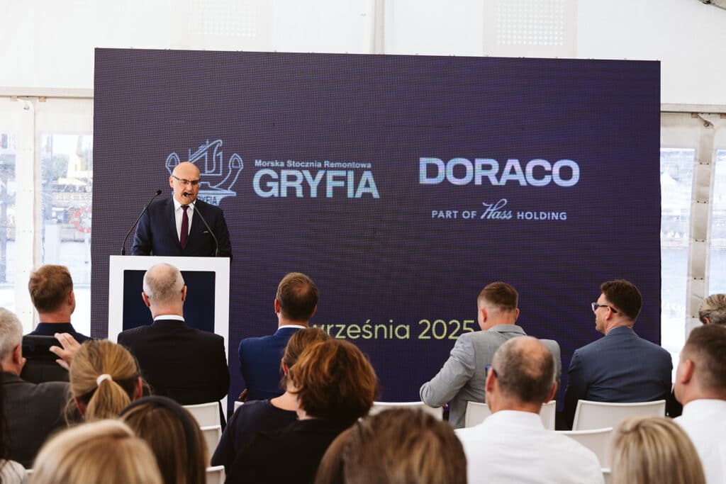 Morska Stocznia Remontowa „Gryfia” S.A., realizuje m.in. remonty promów pasażerskich.