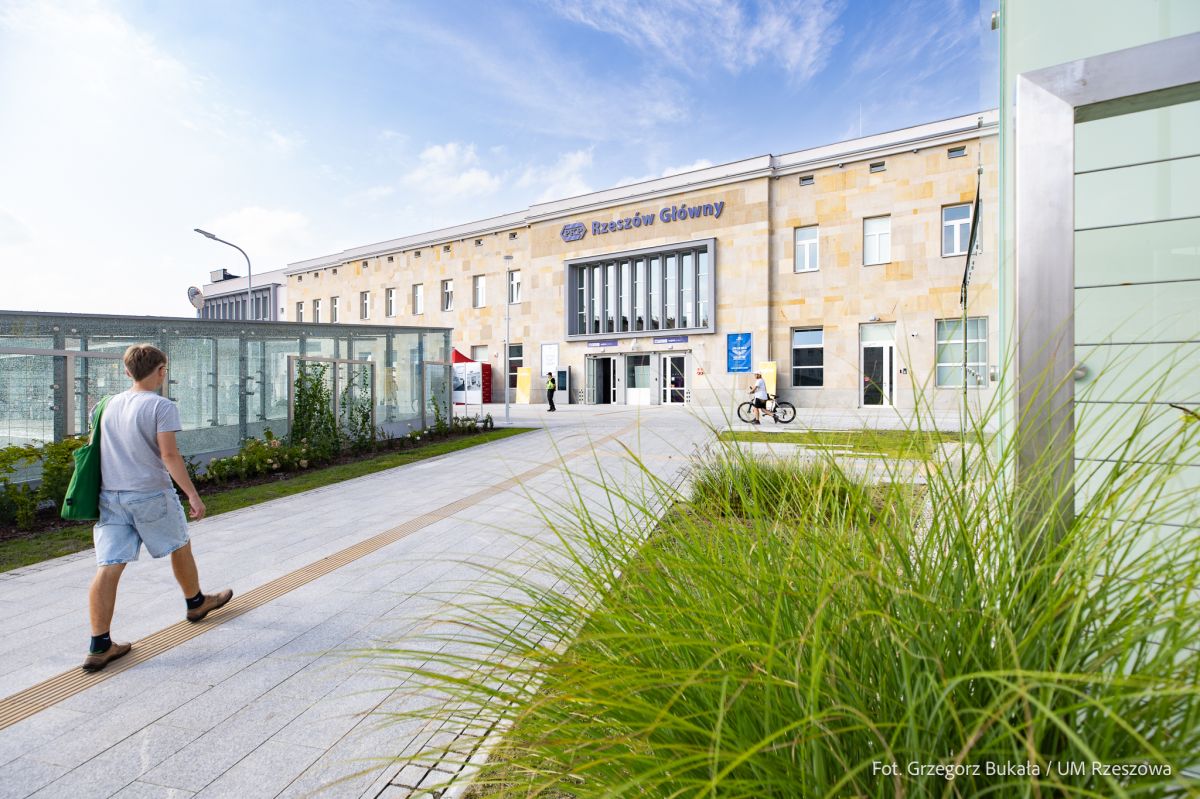 Infotrans - Rzeszów zyskał nowe centrum komunikacyjne. I dalej inwestuje w transport publiczny