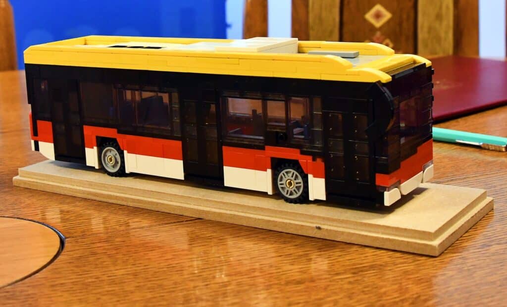 Inowrocław modernizuje przystanki. Nowe wiaty i tablice pasażerskie do końca listopada