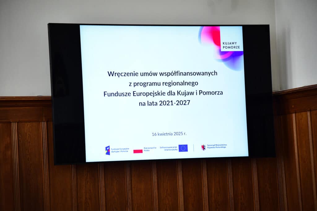 Inowrocław modernizuje przystanki. Nowe wiaty i tablice pasażerskie do końca listopada