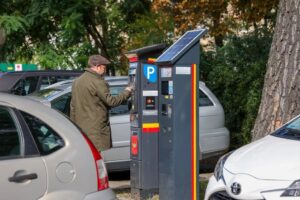Strefa Płatnego Parkowania w Łodzi w pigułce. Nowe obszary, ceny, zniżki i godziny