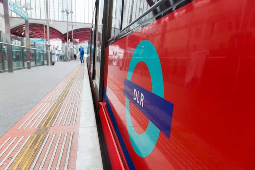 Londyn bez metra: tłok, frustracja i milionowe straty. Dziś do strajku dołącza DLR