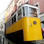 Portugalia/ Zerwana lina prawdopodobną przyczyną wypadku kolejki Gloria w Lizbonie