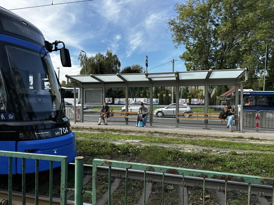 Zarząd Transportu Publicznego w Krakowie wybiera dostawcę wiat przystankowych
