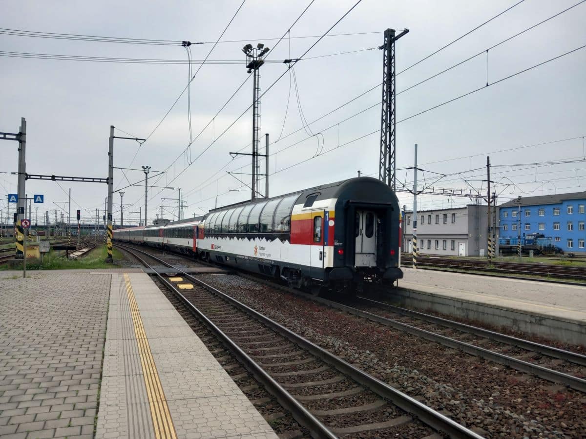 Inforail - Koniec panoramicznego wagonu w pociągu Porta Moravica