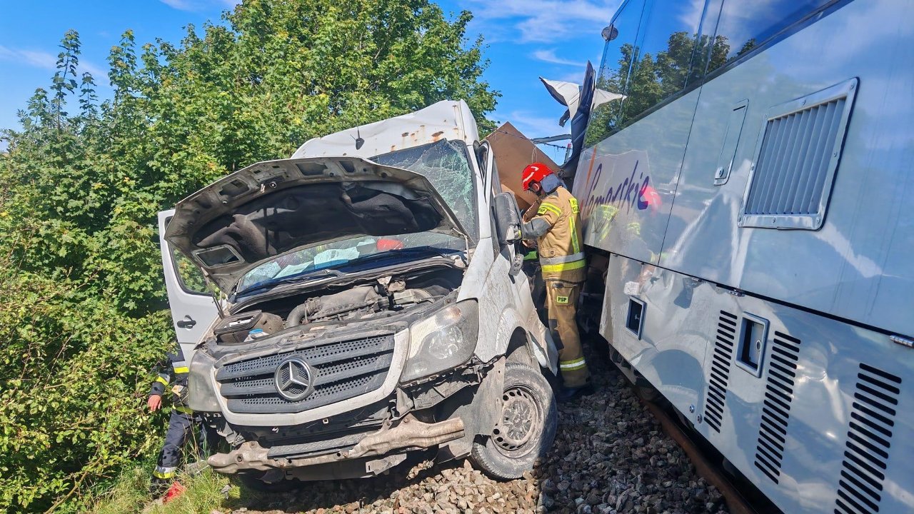 Inforail - Dwa wypadki z udziałem pociągów na Pomorzu. Jeden niestety śmiertelny