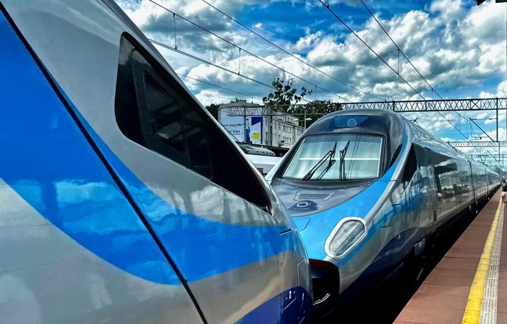 Pendolino bez rezerwy. Resort odpowiada na interpelację o składy ED250
