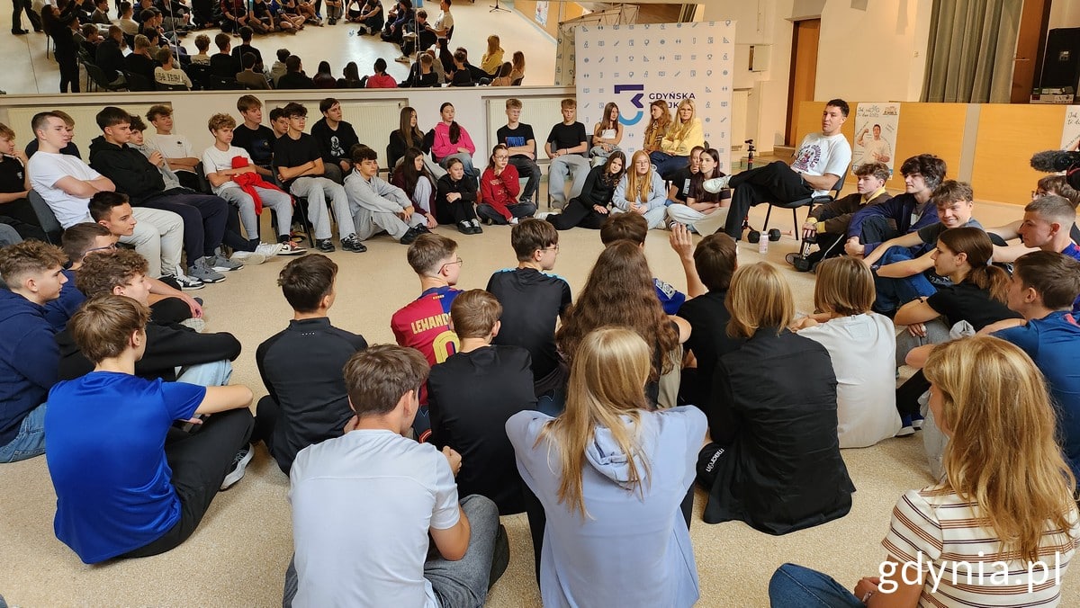 Infobike - „Jak szkoła to dwa koła” – Gdynia kręci z AJ’em! Konkursy, warsztaty i nagrody dla uczniów