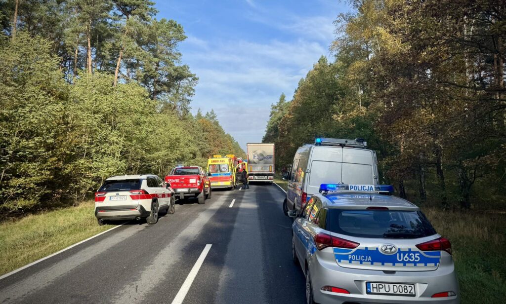 Cysterna, autokar z licealistami i osobówka zderzyły się na DK10. Na szczęście bez ofiar