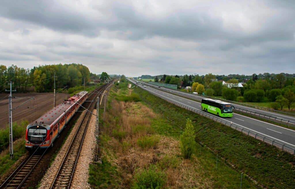 FlixBus i KOLEO ogłaszają strategiczną współpracę. Więcej możliwości dla podróżnych i 15% zniżki na bilety foto: Flixbus