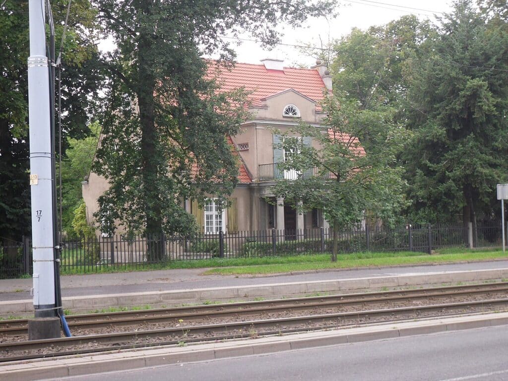 Gdańsk: podpisano umowę na remont sieci trakcyjnej na ul. Wita Stwosza źródło: Wikipedia/Yusek