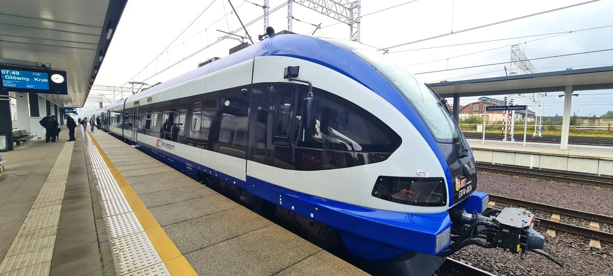Inforail - ED74 ruszyły na szlak Bielsko-Biała – Kraków. Od 1 października 4 pary połączeń