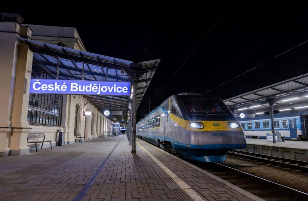 Pendolino z Pragi do Czeskich Budziejowic. Od miesiąca z prędkością 200 km/h foto: CD