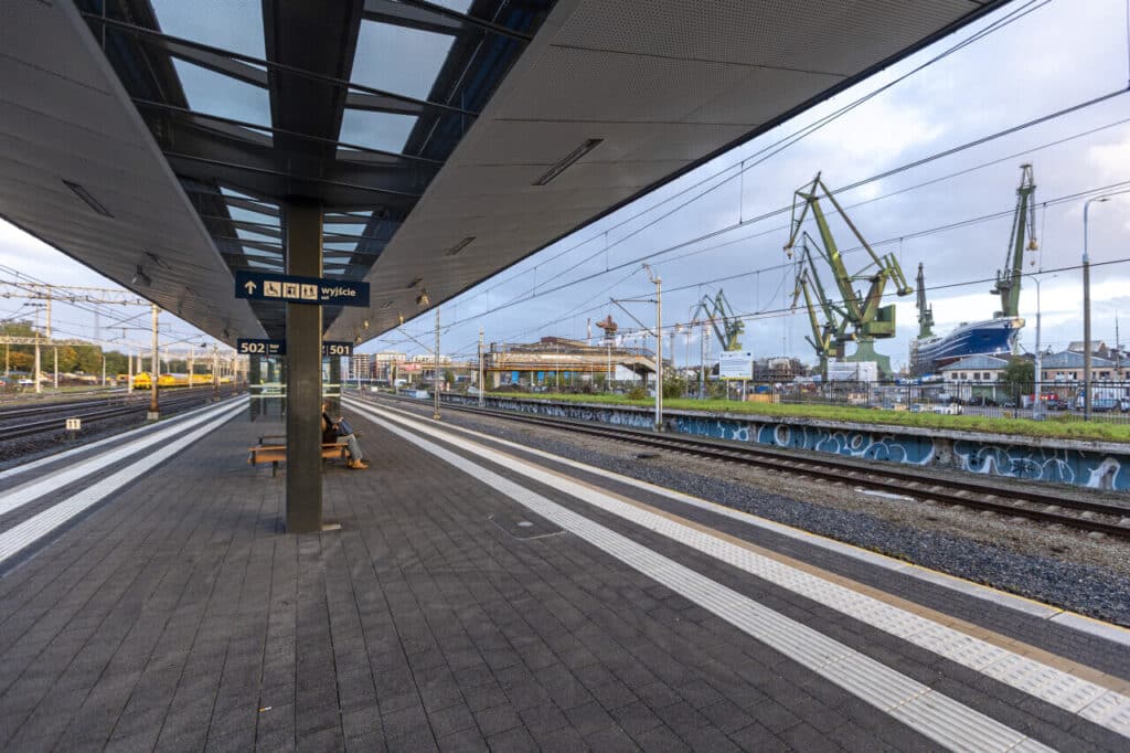 Przystanek SKM Gdańsk Stocznia po remoncie. Nowoczesność spotyka historię foto: gdansk.pl