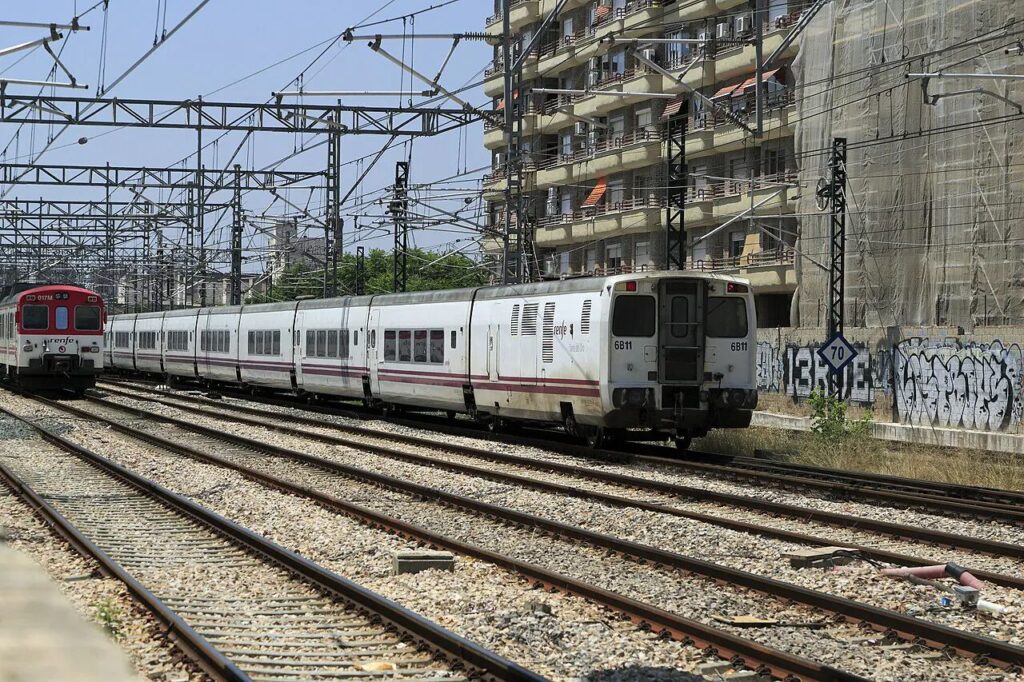 LEO Express uruchamia połączenia obsługiwane składami Talgo S6. Poznaliśmy szczegóły źródło: Wikipedia