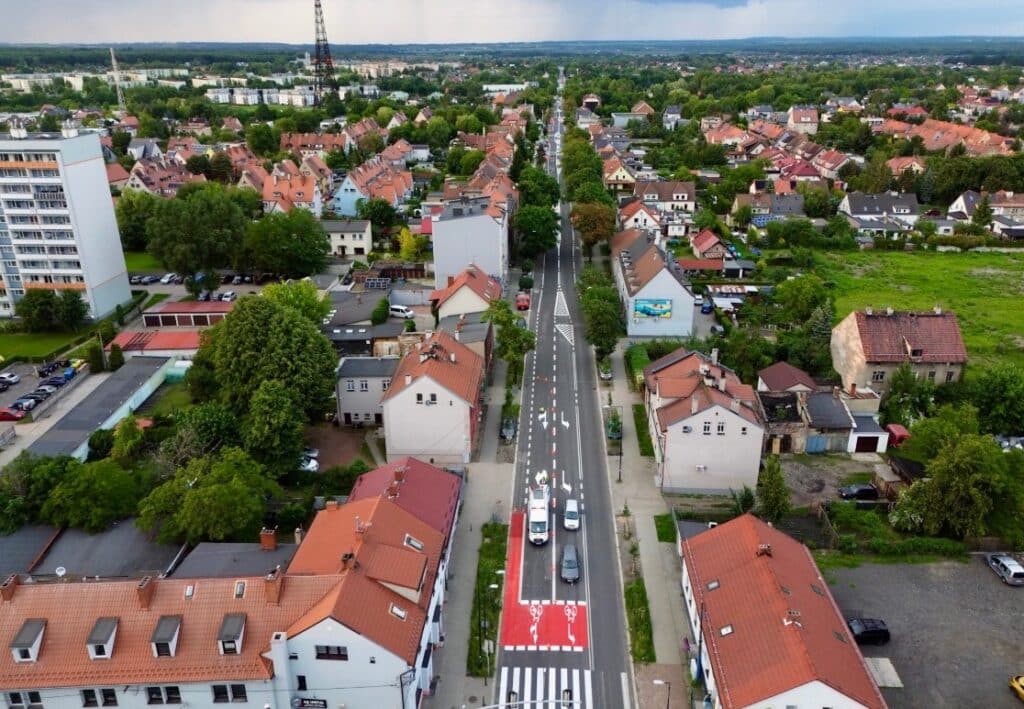 Obejmą one odcinek od ulicy Zygmuntowskiej do Toszeckiej, a następnie połączą się z trasą powstającą w kierunku Czechowic.