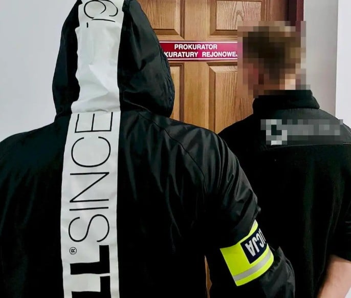 45-letni mężczyzna został pobity, siłą wciągnięty do bagażnika samochodu, a następnie wywieziony do lasu i okradziony z roweru.